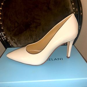 ANTONIO MELANI WHITE PUMP